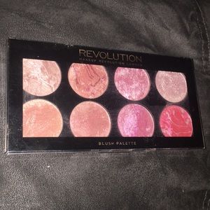 Makeup Revolution blush/highlight palette
